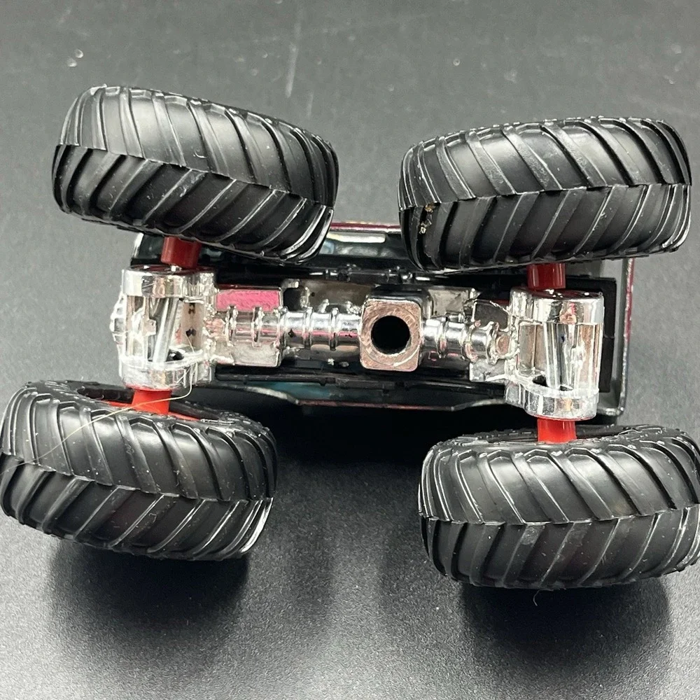 Hot Wheels 1:64 Scale Monster‎ Jam Stars & Stripes American Eagle Monster Truck - Picture 7 of 9